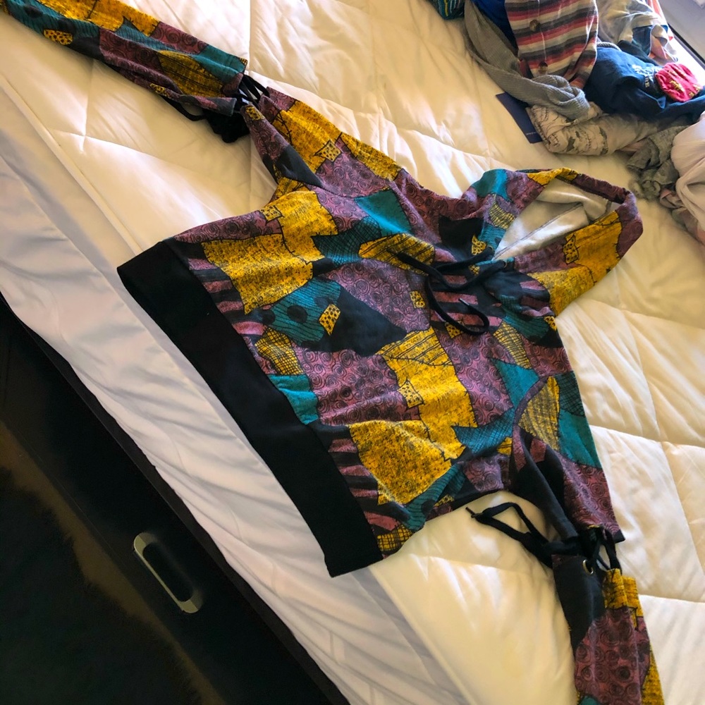 HOT TOPIC Nightmare before Christmas crop hoodie M